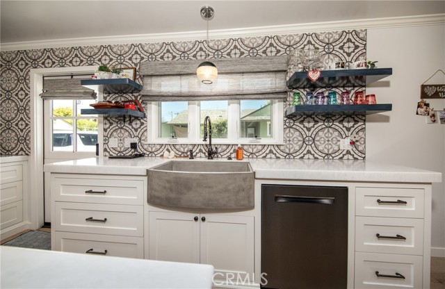 Detail Gallery Image 4 of 32 For 1323 E Colton Ave, Redlands,  CA 92374 - 3 Beds | 2 Baths