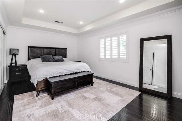 Detail Gallery Image 18 of 27 For 6132 Zelzah Ave, Encino,  CA 91316 - 3 Beds | 2 Baths