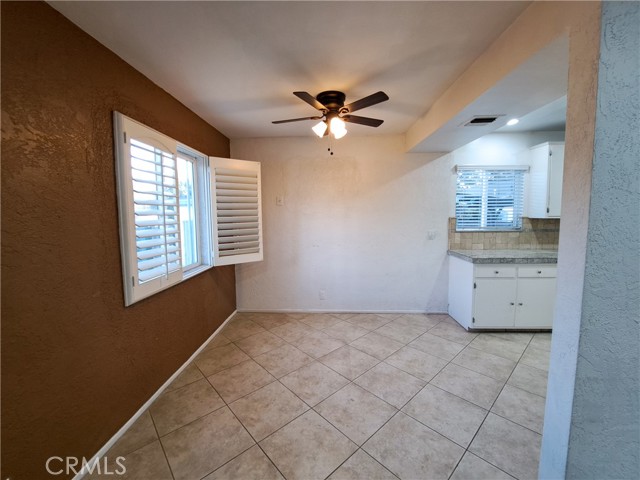 Detail Gallery Image 14 of 59 For 20121 Comanche Pl, Winnetka,  CA 91306 - 3 Beds | 2 Baths