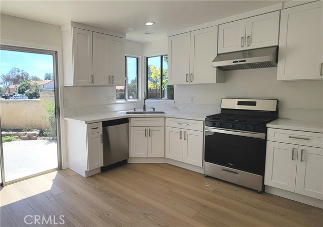 Detail Gallery Image 2 of 18 For 39708 Garin Dr, Murrieta,  CA 92562 - 3 Beds | 2 Baths