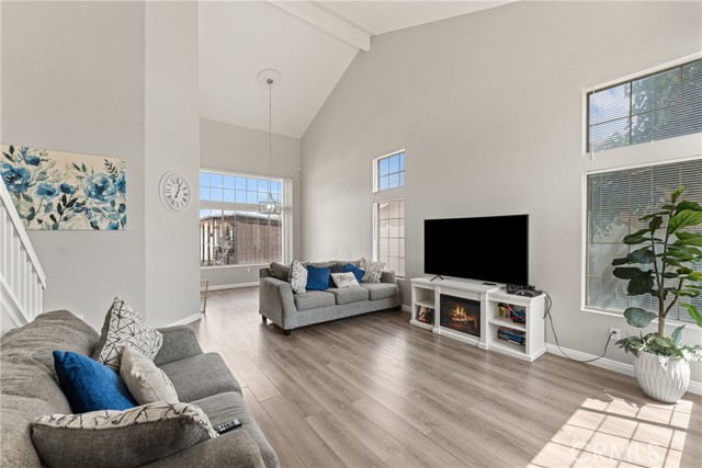 Detail Gallery Image 5 of 40 For 12342 Southwind St, Victorville,  CA 92392 - 4 Beds | 3 Baths