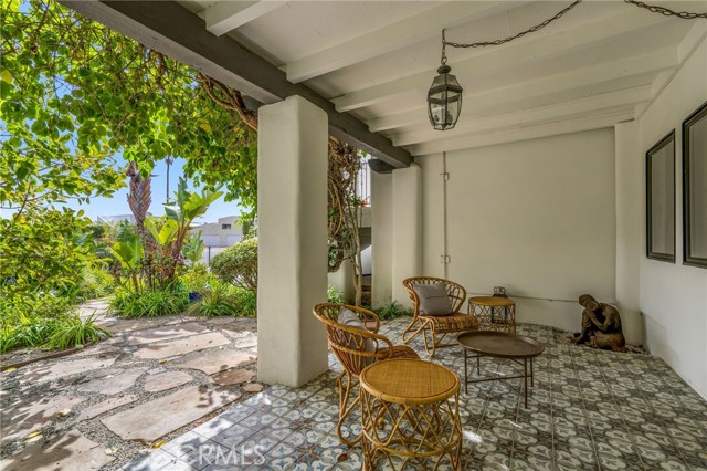 24743 Vantage Point Terrace, Malibu CA: https://media.crmls.org/medias/acf7bffa-b8c9-4152-9583-4677a570926c.jpg