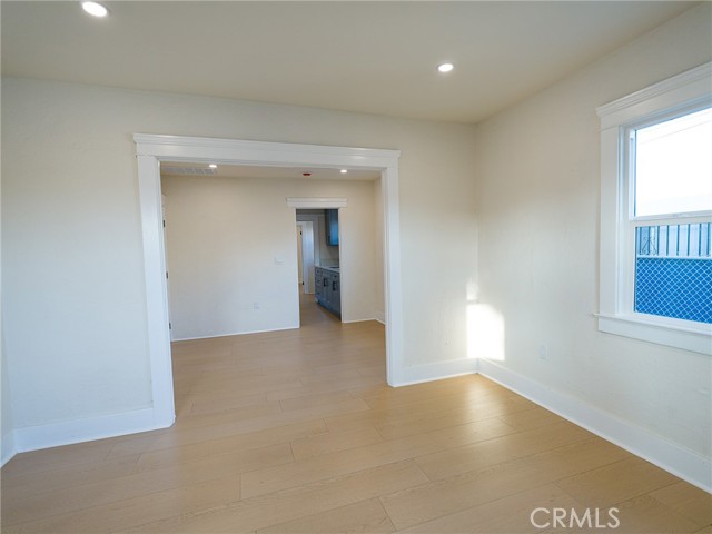 Detail Gallery Image 14 of 16 For 3453 Estrada, Los Angeles,  CA 90023 - – Beds | – Baths