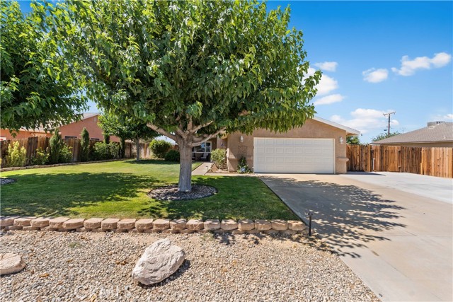 Detail Gallery Image 1 of 42 For 8413 Ironwood Ave, California City,  CA 93505 - 3 Beds | 2 Baths
