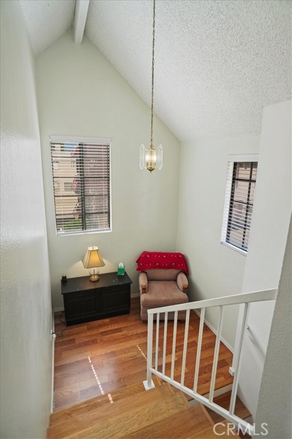 Detail Gallery Image 10 of 21 For 27617 Nugget Drive #1,  Canyon Country,  CA 91387 - 3 Beds | 3 Baths