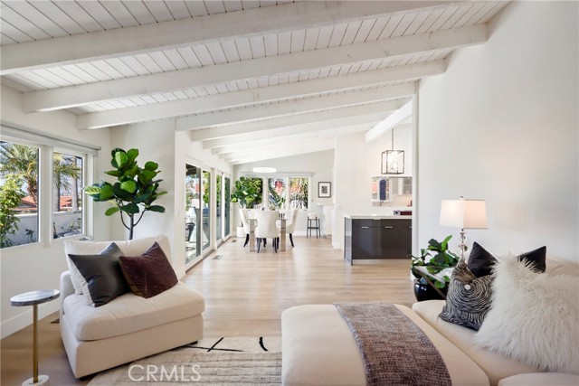 Detail Gallery Image 8 of 35 For 2000 Vista Cajon, Newport Beach,  CA 92660 - 3 Beds | 2 Baths