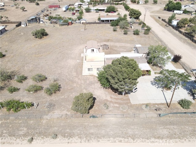 9582 Buttemere Road, Phelan CA: https://media.crmls.org/medias/acfa69ab-6367-4100-b03d-a1a03cb446f1.jpg
