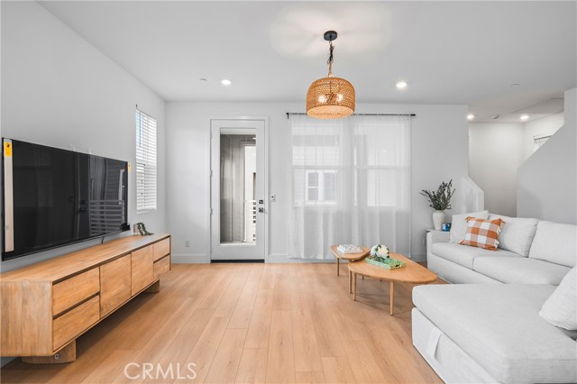 Front Image Thumbnail for CROC26061816