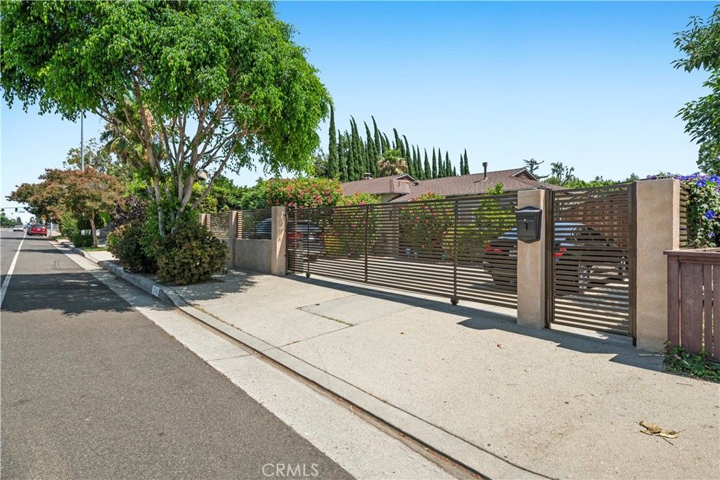5516 Fulton Avenue, Sherman Oaks, CA 91401