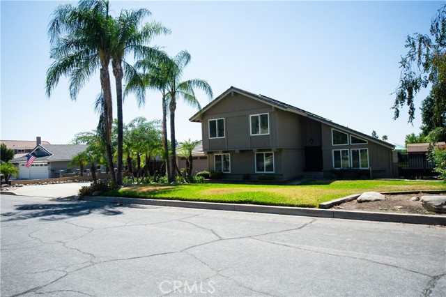 Detail Gallery Image 13 of 71 For 8029 Gardenia Ave, Rancho Cucamonga,  CA 91701 - 3 Beds | 3 Baths