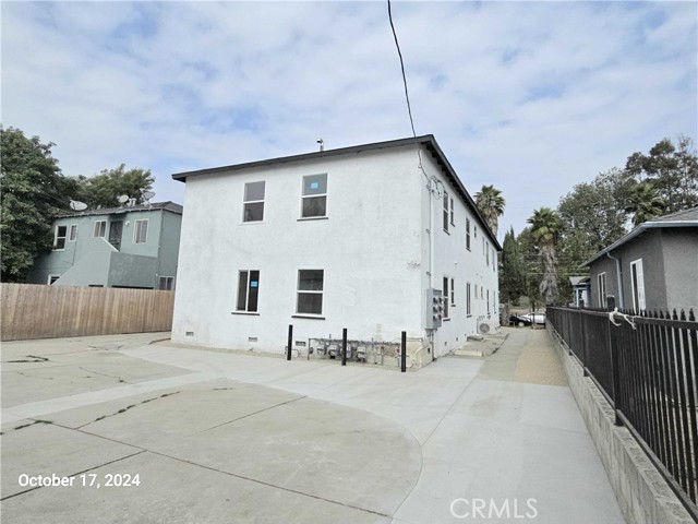 Detail Gallery Image 2 of 21 For 8524 Beverlywood St #4,  Los Angeles,  CA 90034 - 3 Beds | 2 Baths