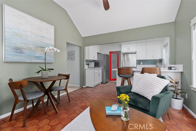 Detail Gallery Image 5 of 30 For 1595 Arroyo Drive, Laguna Beach,  CA 92651 - 2 Beds | 1 Baths