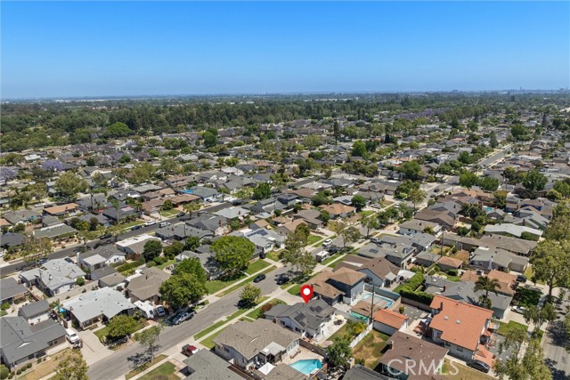 2851 Ladoga Avenue, Long Beach CA: https://media.crmls.org/medias/acfe37ed-1ece-4197-96df-352e3c7d7b3a.jpg
