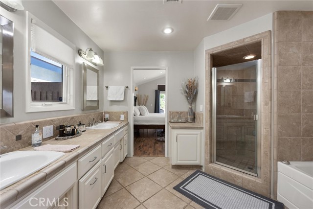 Detail Gallery Image 33 of 73 For 4712 Panorama Dr, Bakersfield,  CA 93306 - 4 Beds | 2/1 Baths