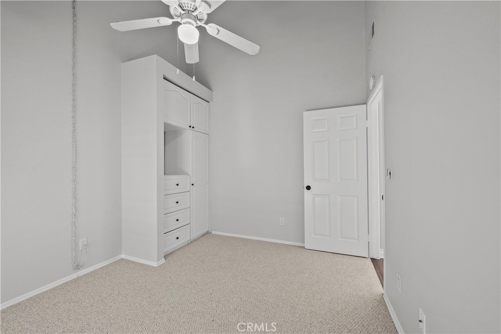https://media.crmls.org/medias/acfec4f5-1bc2-4bed-b5a1-cb49172a63df.jpg?preset=X-Large