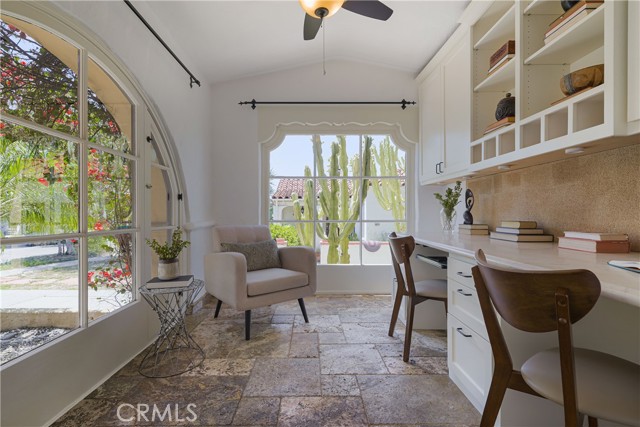 516 E Stocker Street, Glendale CA: https://media.crmls.org/medias/acffc641-867f-4bc1-9e26-300ff34f03e8.jpg