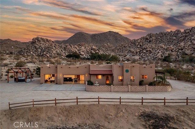 Detail Gallery Image 9 of 58 For 7030 Mile Square Rd, Joshua Tree,  CA 92252 - 3 Beds | 3 Baths