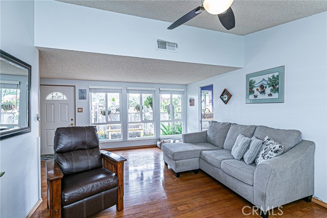 Detail Gallery Image 14 of 29 For 1010 via Esmeralda, Santa Maria,  CA 93455 - 3 Beds | 1/1 Baths