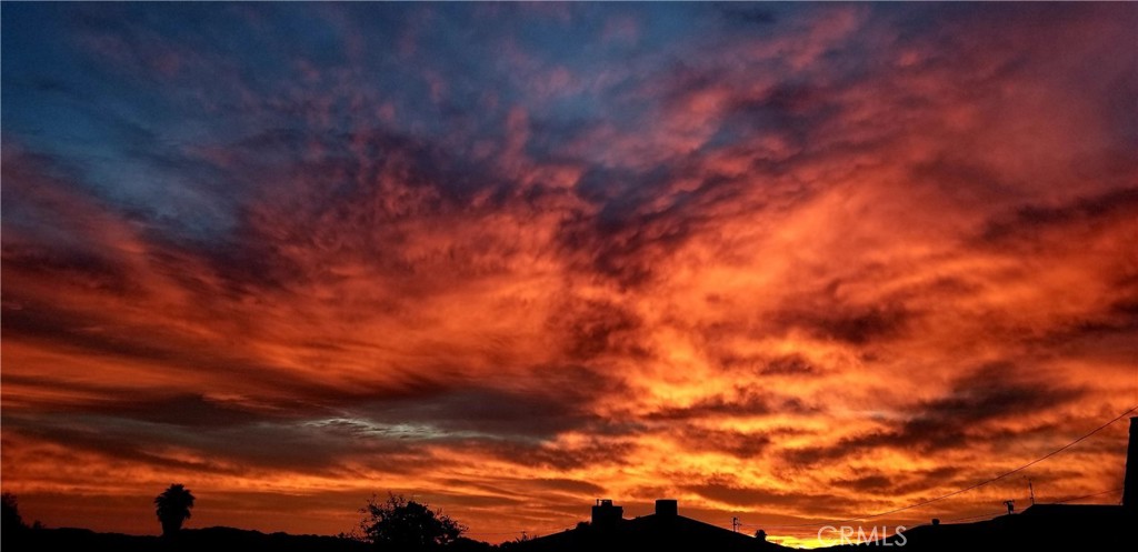 https://media.crmls.org/medias/ad006d9b-2910-4779-b15a-2433b6dd9359.jpg?preset=X-Large