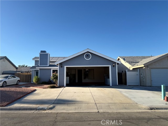 14164 Poplar Street, Hesperia CA: https://media.crmls.org/medias/ad017efd-775b-4ab9-8ae0-d2a079e711b1.jpg