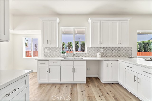 Detail Gallery Image 13 of 52 For 1251 Leighton Ave #1251,  Los Angeles,  CA 90037 - 5 Beds | 2 Baths