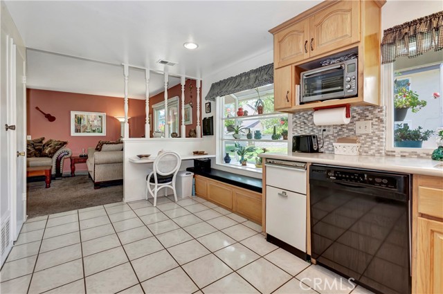 Detail Gallery Image 13 of 33 For 313 El Camino Ln, Placentia,  CA 92870 - 4 Beds | 2/1 Baths