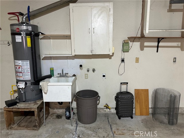 14572 Lighthouse Lane, Helendale CA: https://media.crmls.org/medias/ad031a81-79f6-452c-94b3-31689430f17e.jpg