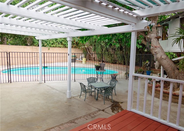 Detail Gallery Image 8 of 10 For 8554 Owensmouth Ave, Canoga Park,  CA 91304 - 3 Beds | 2 Baths