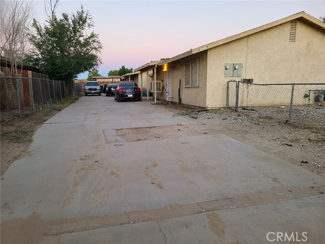18605 New Hampshire Street, Adelanto CA: https://media.crmls.org/medias/ad066d6c-1e73-4331-924a-446f2e25450f.jpg