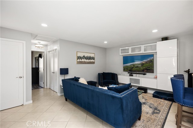 40 Tangerine, Irvine CA: https://media.crmls.org/medias/ad06fe2c-3abf-44c6-9b5b-b184eefce64b.jpg