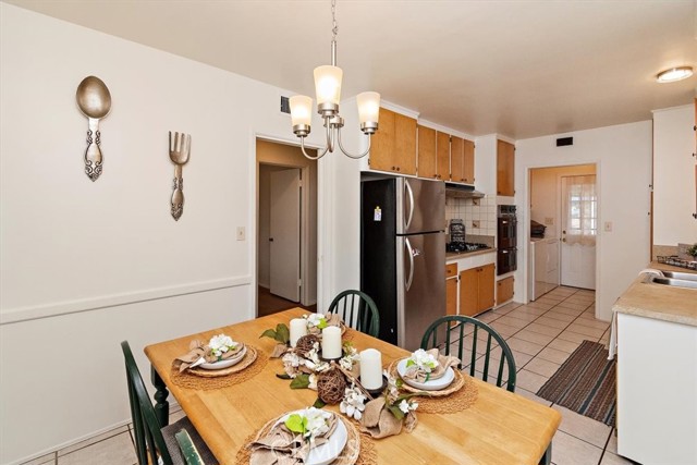 Dining Nook at front of house