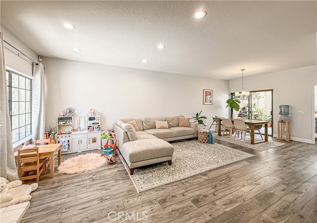 450 Country Club Drive, Simi Valley CA: https://media.crmls.org/medias/ad08ab23-9b10-49d7-9954-3cac88a785a4.jpg