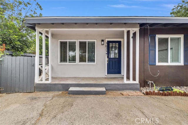 Detail Gallery Image 4 of 29 For 3625 Ross St, Riverside,  CA 92503 - 4 Beds | 2 Baths