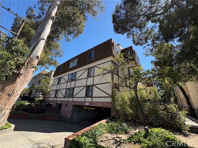 Detail Gallery Image 2 of 21 For 735 El Camino Real #102,  Burlingame,  CA 94010 - 2 Beds | 1 Baths