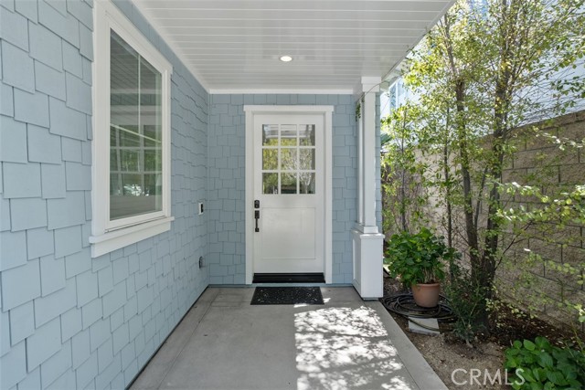 4 Summer House Lane, Newport Beach CA: https://media.crmls.org/medias/ad09eab2-0cba-4d9b-a76a-2a53587ccc0f.jpg