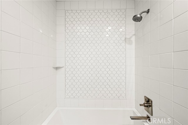 27054 Riversbridge Way, Valencia CA: https://media.crmls.org/medias/ad09ef23-a84a-4a73-a771-1576370dea6b.jpg