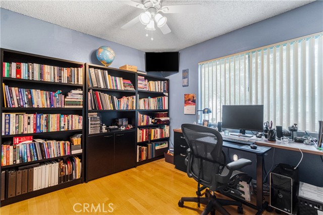 Detail Gallery Image 9 of 16 For 5950 Imperial Hwy Unit 35, South Gate,  CA 90280 - 3 Beds | 3 Baths