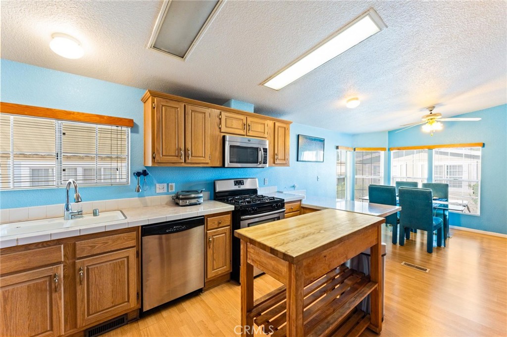 MLS #OC25235026 image #9