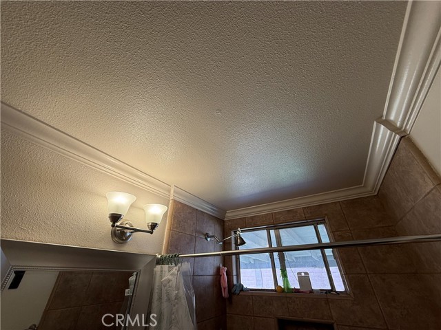 2309 W Anahurst Place, Santa Ana CA: https://media.crmls.org/medias/ad0c10e4-cbe2-4a54-bbbc-d1a4e5292c30.jpg