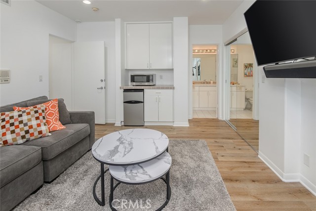 Detail Gallery Image 48 of 53 For 216 23rd St, Manhattan Beach,  CA 90266 - 4 Beds | 3 Baths