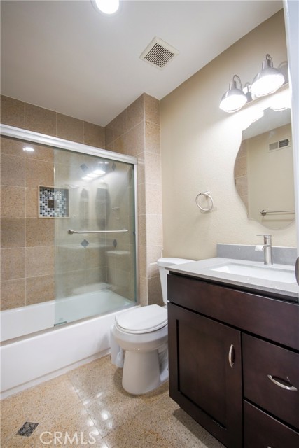 Detail Gallery Image 13 of 27 For 1700 W Cerritos Ave #144,  Anaheim,  CA 92804 - 3 Beds | 2/1 Baths