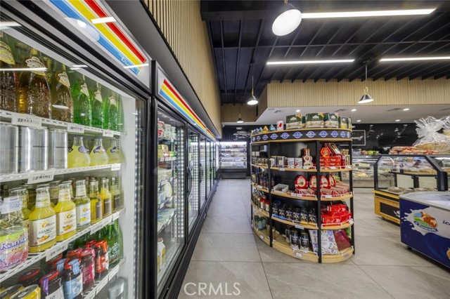 15602 Ventura Boulevard, Encino CA: https://media.crmls.org/medias/ad0c5ae1-6fcd-4bb5-a1bf-4c4abca6c839.jpg