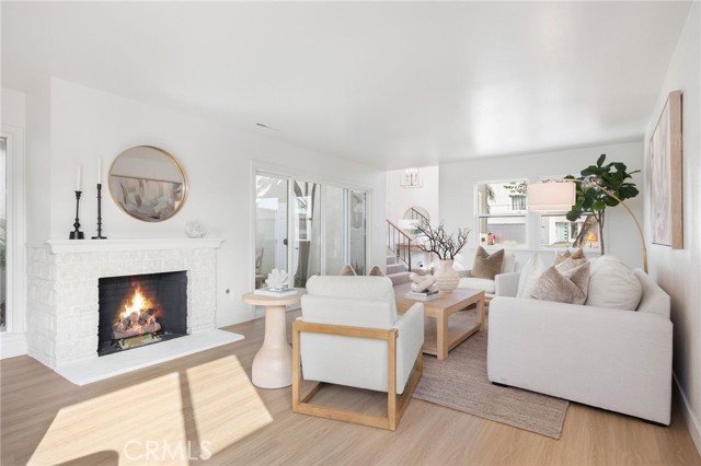 Detail Gallery Image 6 of 49 For 701 Taper Dr, Seal Beach,  CA 90740 - 4 Beds | 3 Baths