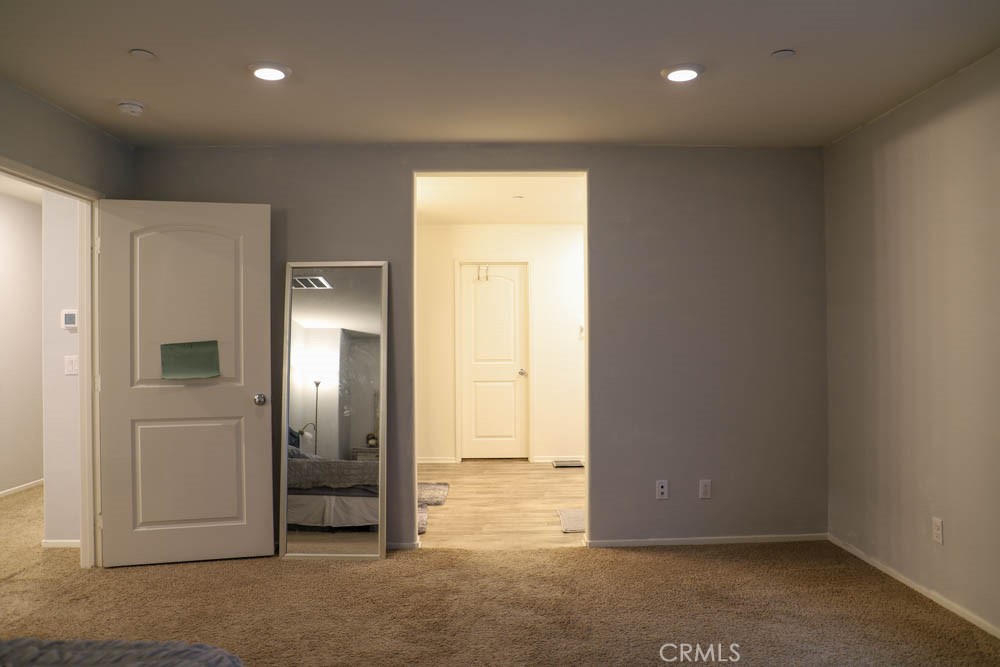 https://media.crmls.org/medias/ad0cbd27-caf8-4873-8e1a-5b48ce267ed1.jpg?preset=X-Large