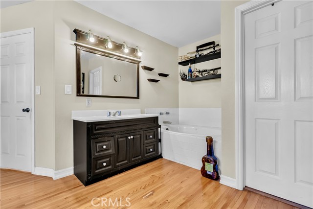 Detail Gallery Image 12 of 29 For 8557 Eucalyptus St, Downey,  CA 90242 - 4 Beds | 3 Baths
