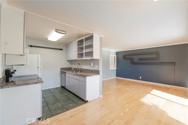 Detail Gallery Image 10 of 38 For 6020 Bixby Village #63,  Long Beach,  CA 90803 - 1 Beds | 1 Baths