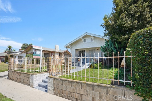 Detail Gallery Image 3 of 14 For 3970 Dalton Ave, Los Angeles,  CA 90062 - 2 Beds | 2 Baths