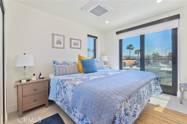 Detail Gallery Image 6 of 10 For 504 E Balboa Blvd, Newport Beach,  CA 92661 - 3 Beds | 2 Baths
