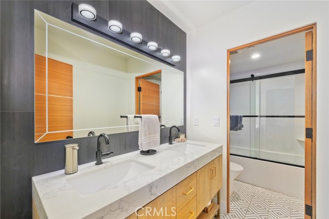 Detail Gallery Image 19 of 26 For 502 E Balboa Bld, Newport Beach,  CA 92661 - 3 Beds | 2 Baths