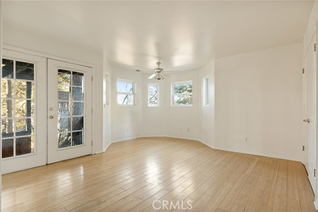 Detail Gallery Image 21 of 28 For 31471 Ocean View, Running Springs,  CA 92382 - 3 Beds | 2 Baths